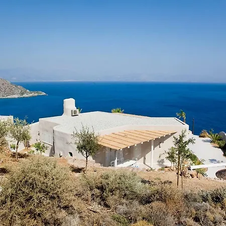 فيلة Achilleas Crete